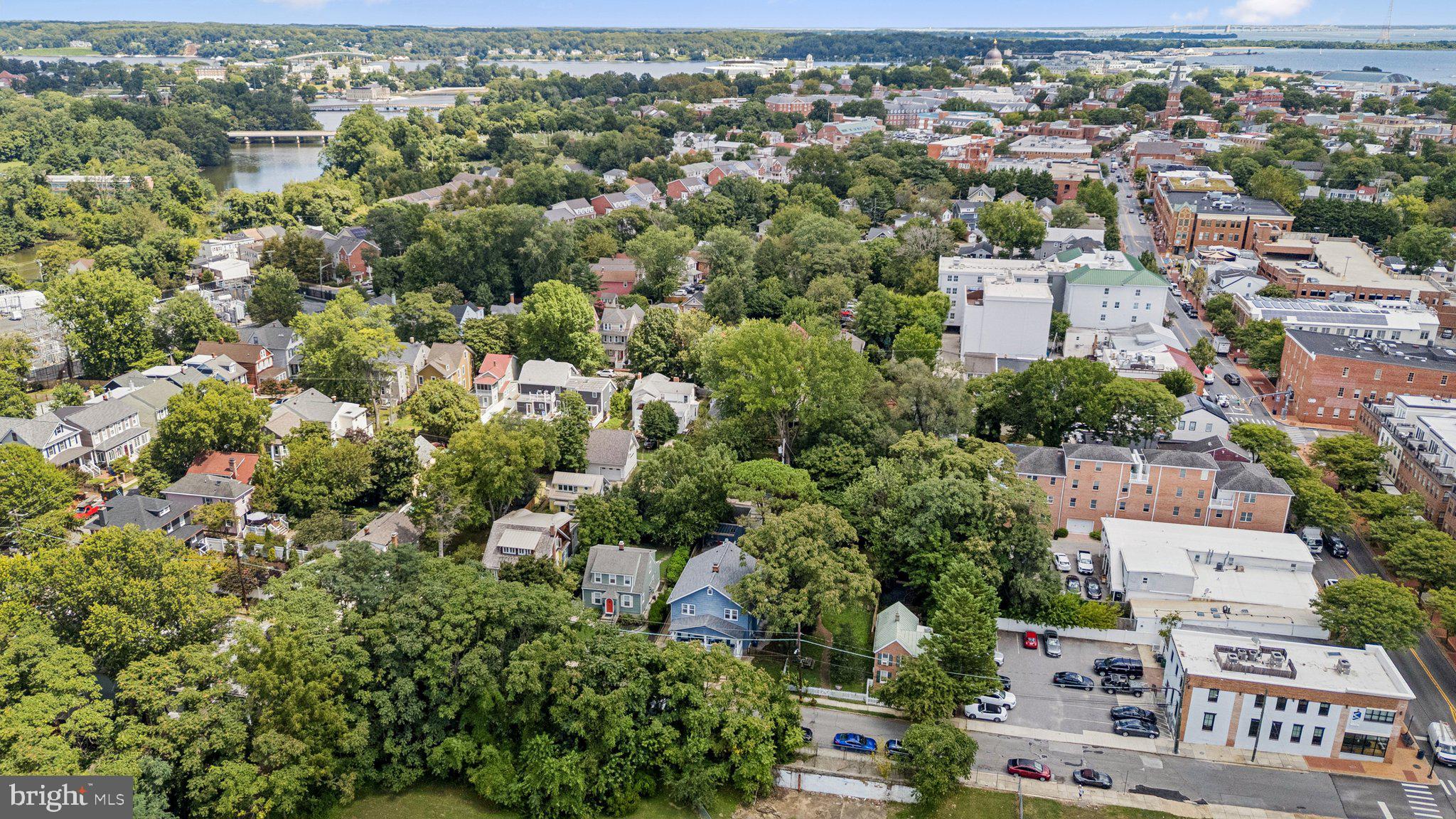 PRESIDENTS HILL - Residential