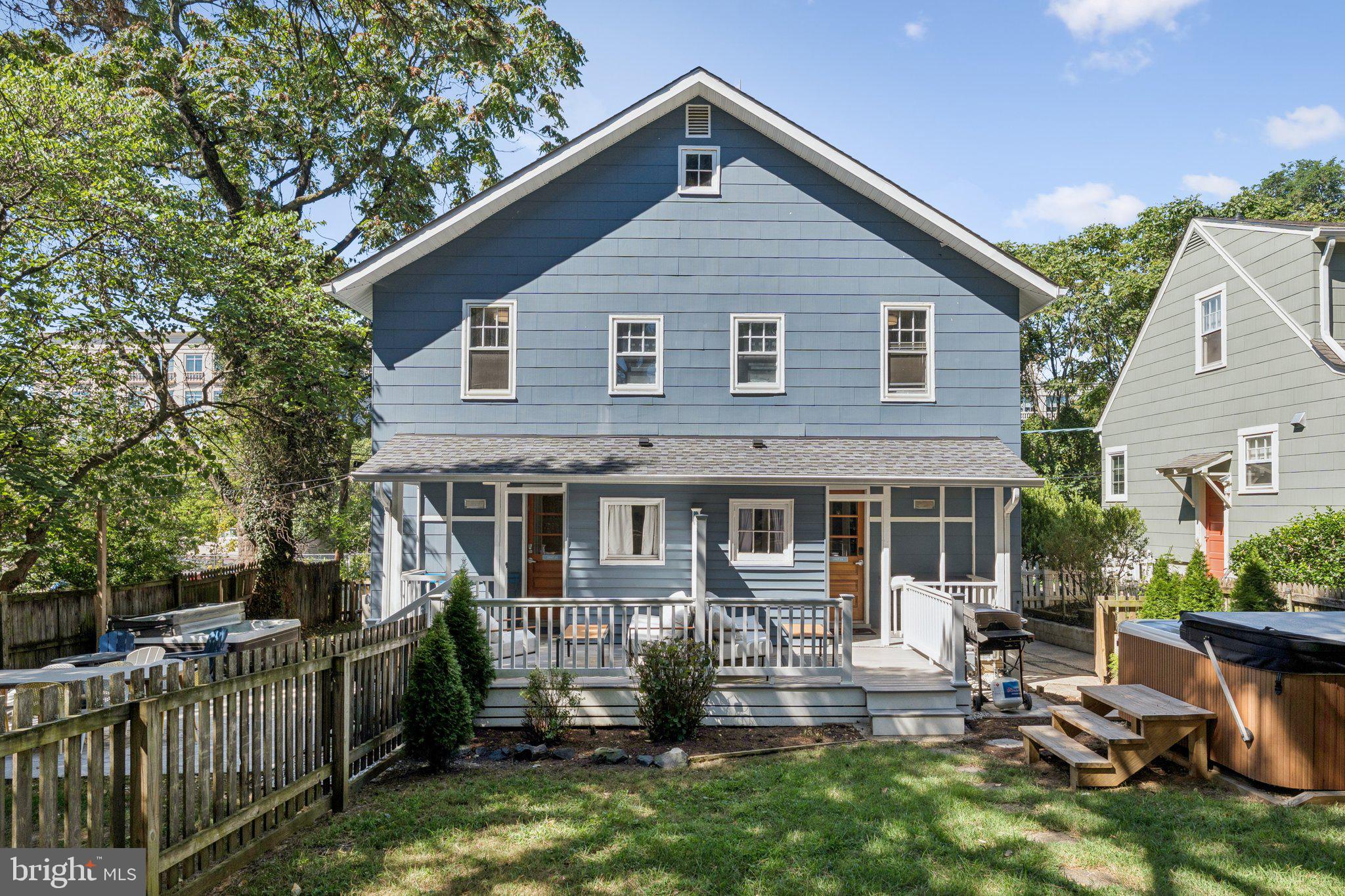 PRESIDENTS HILL - Residential