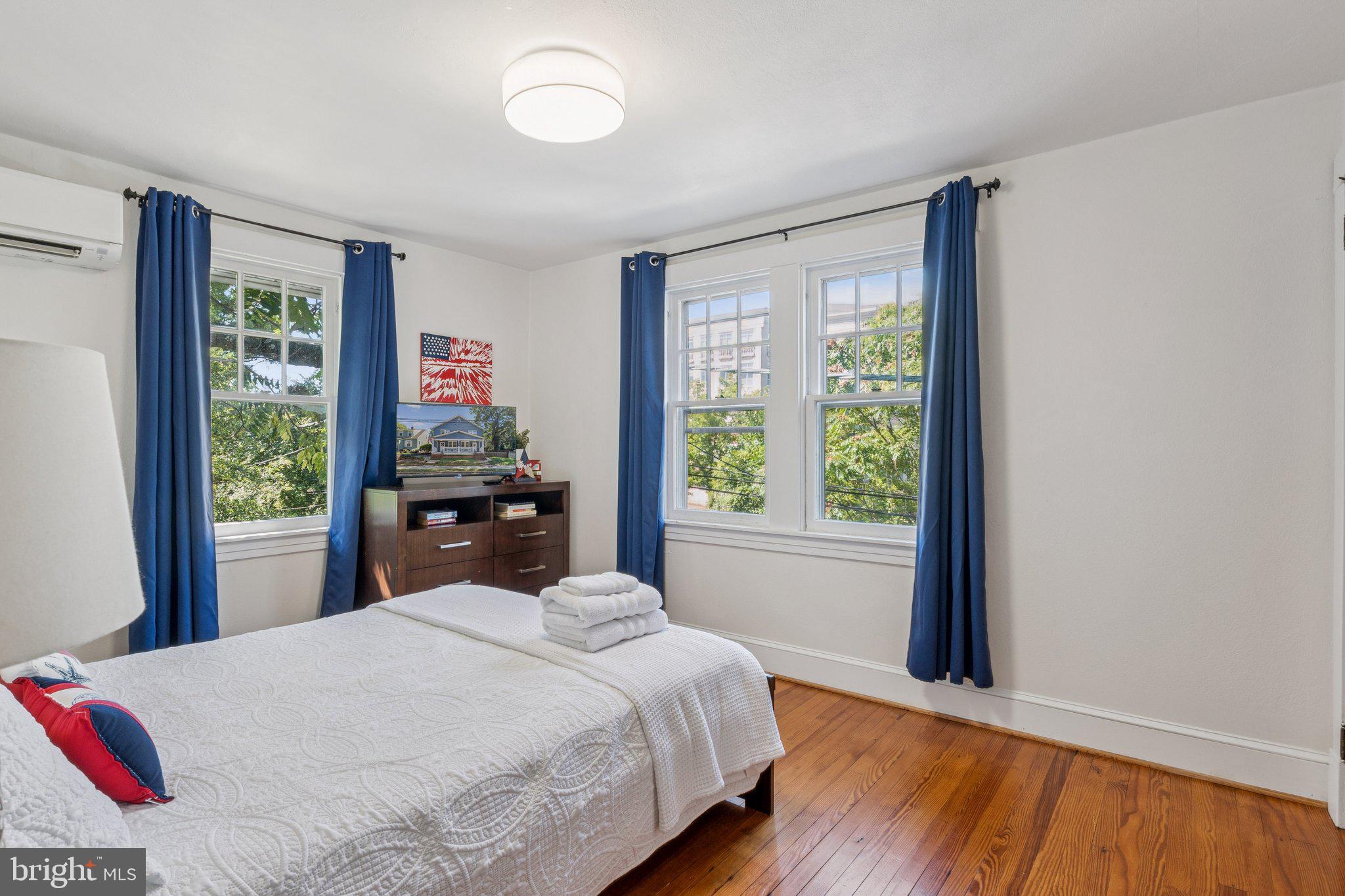 PRESIDENTS HILL - Residential