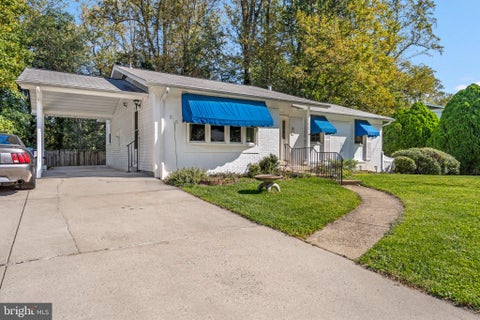 Photo of 7924 Harwood Place, SPRINGFIELD, VA 22152 (MLS # VAFX2346524)