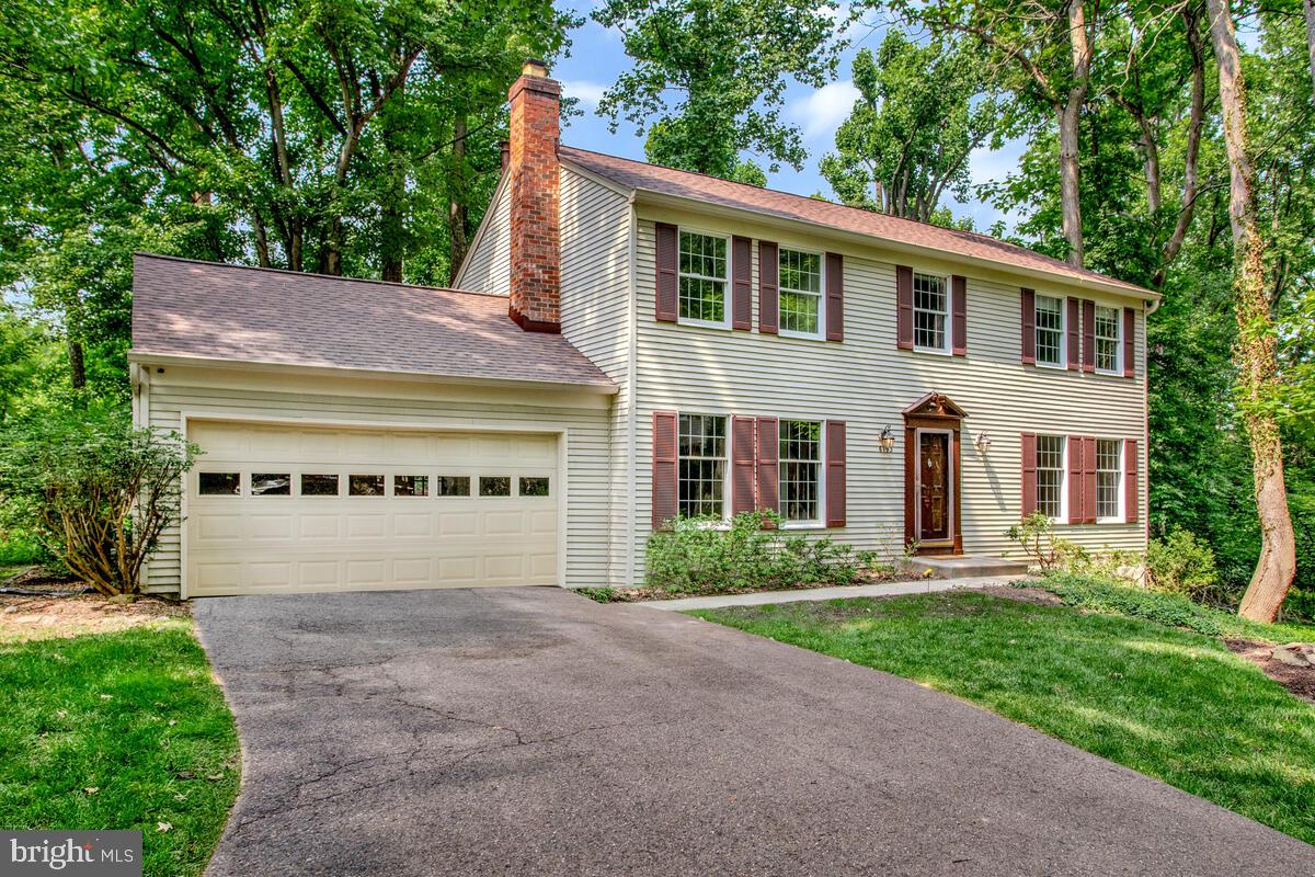 6193 COMMADORE COURT