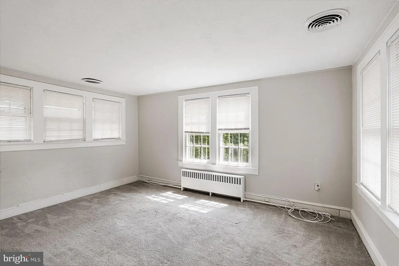 Berlin, New Jersey 08009, United States, 5 Bedrooms Bedrooms, ,2 BathroomsBathrooms,Residential,Active,107462