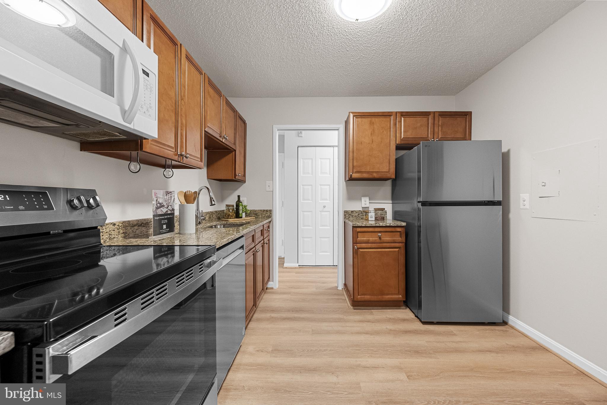 IDYLWOOD TOWERS CONDO - Residential