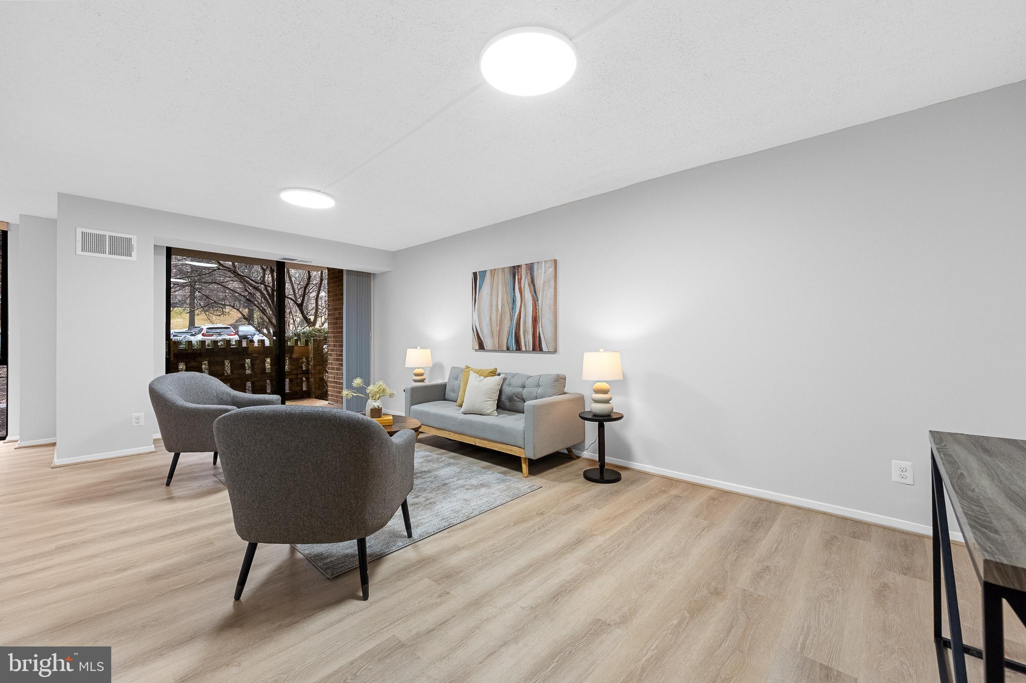 IDYLWOOD TOWERS CONDO - Residential