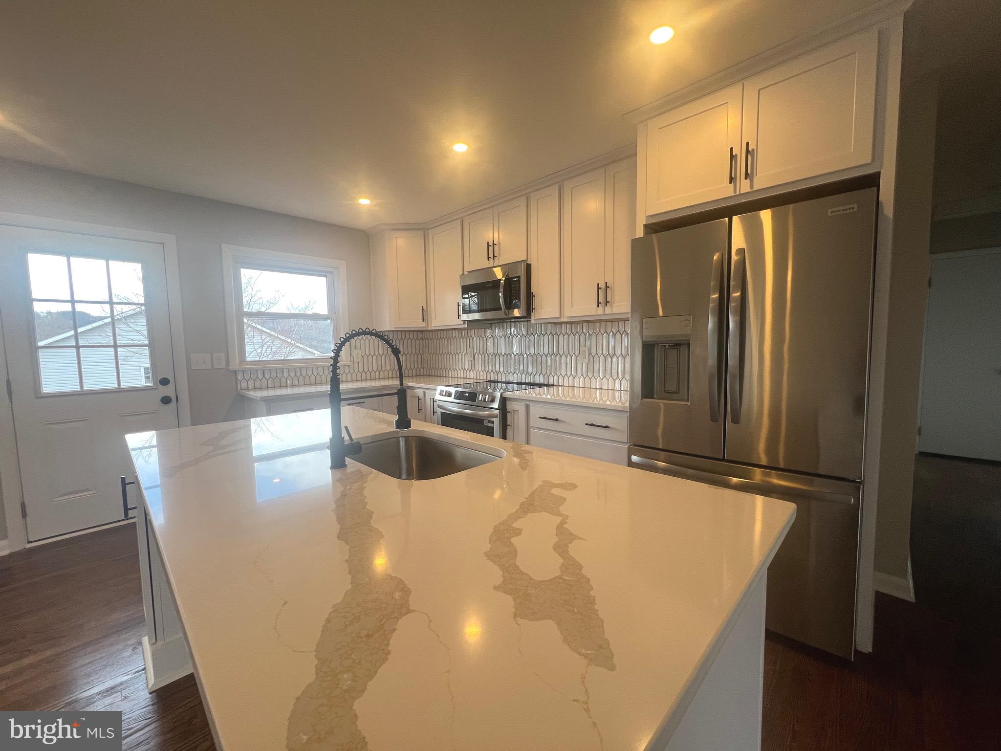 CRESTVIEW ESTATE - Residential