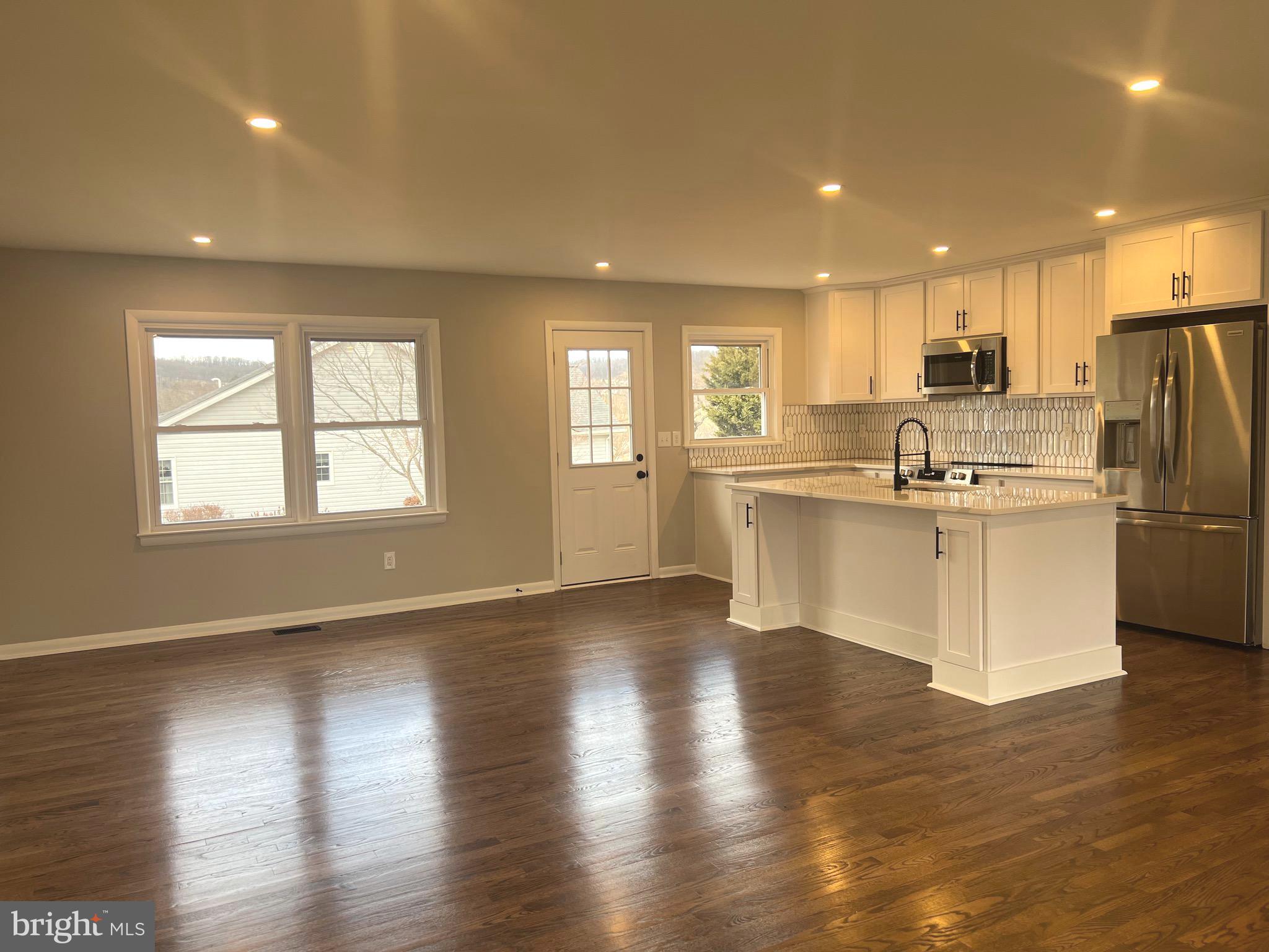 CRESTVIEW ESTATE - Residential