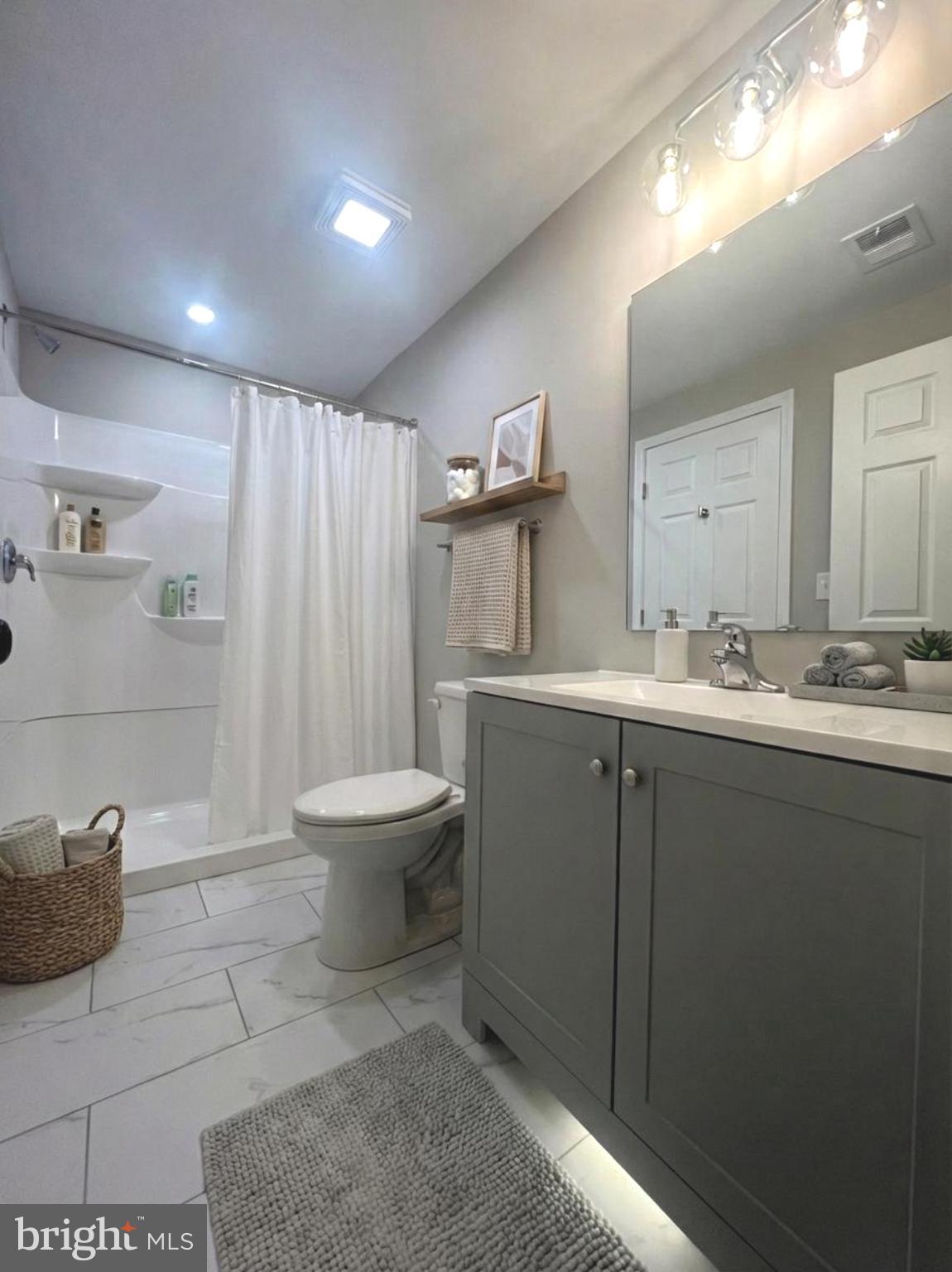 CRESTVIEW ESTATE - Residential