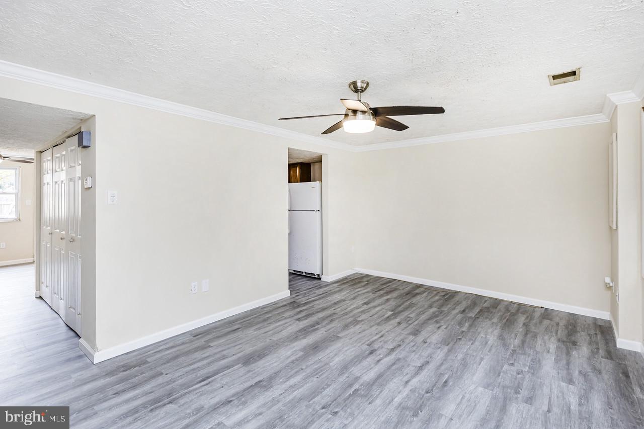 GLADE TOWN - Residential