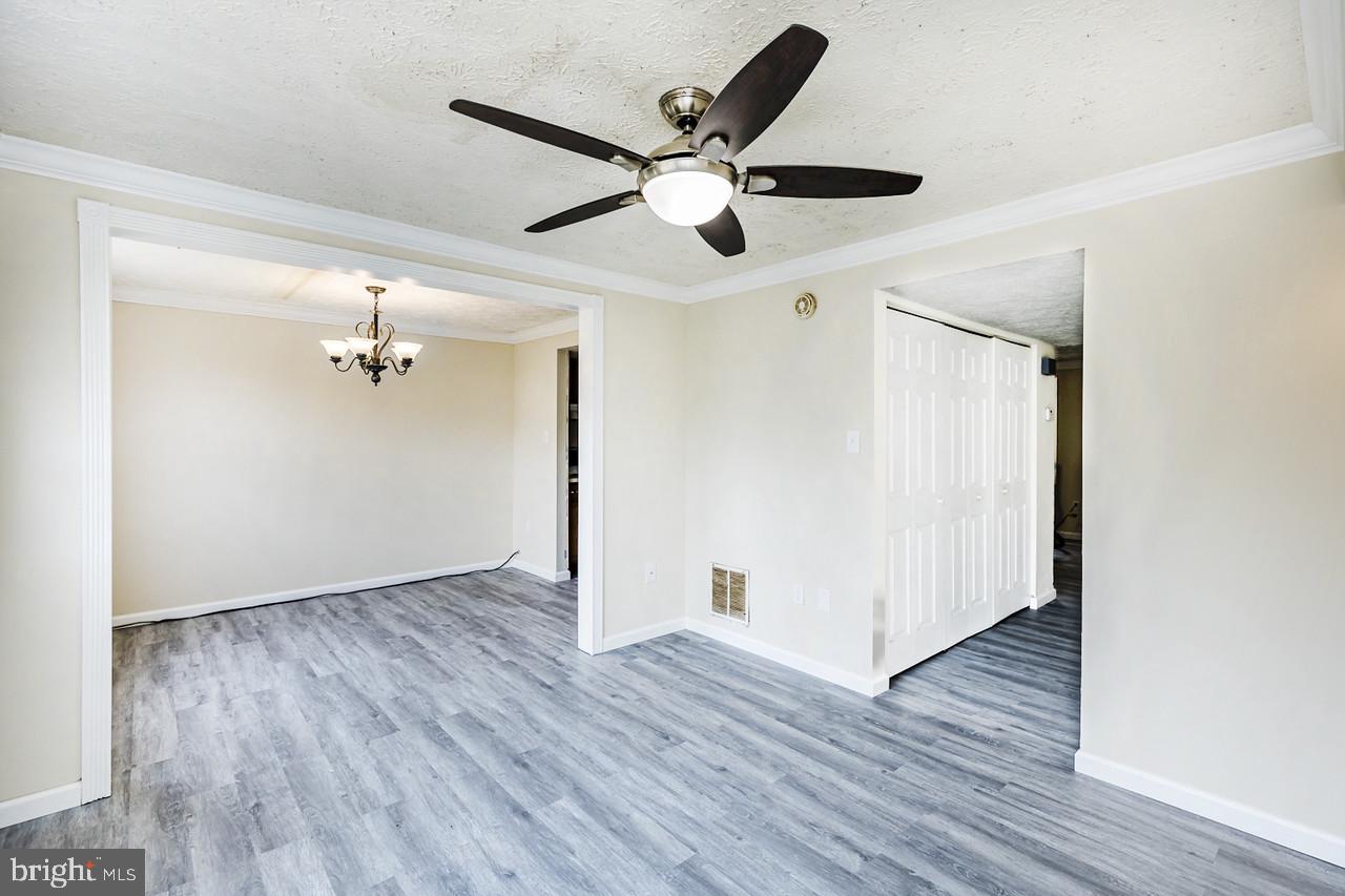 GLADE TOWN - Residential