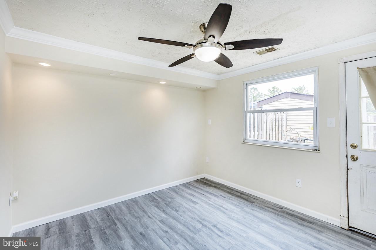 GLADE TOWN - Residential