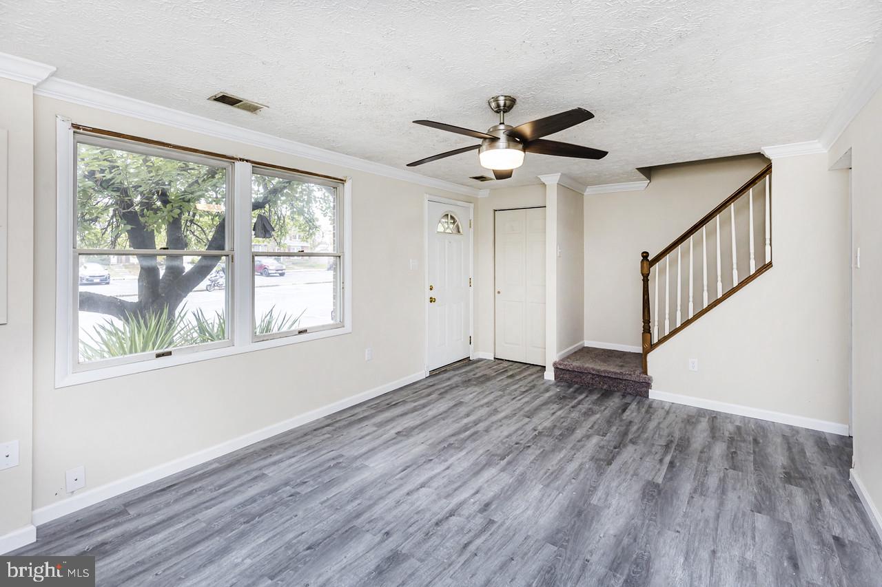 GLADE TOWN - Residential