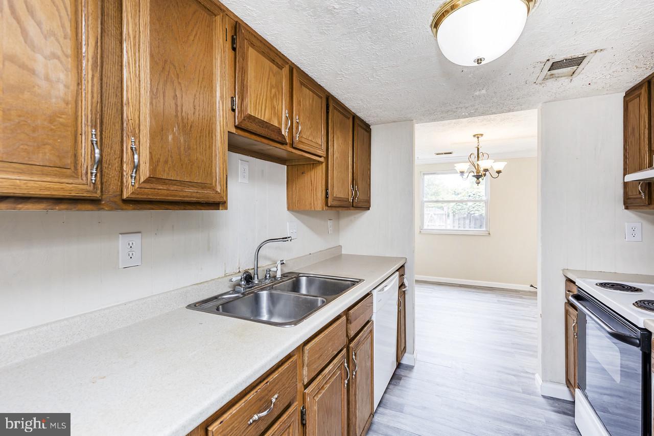 GLADE TOWN - Residential