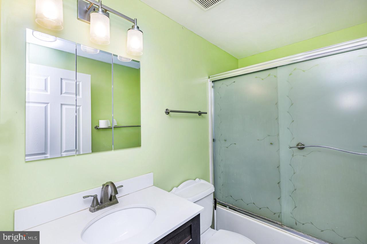 GLADE TOWN - Residential