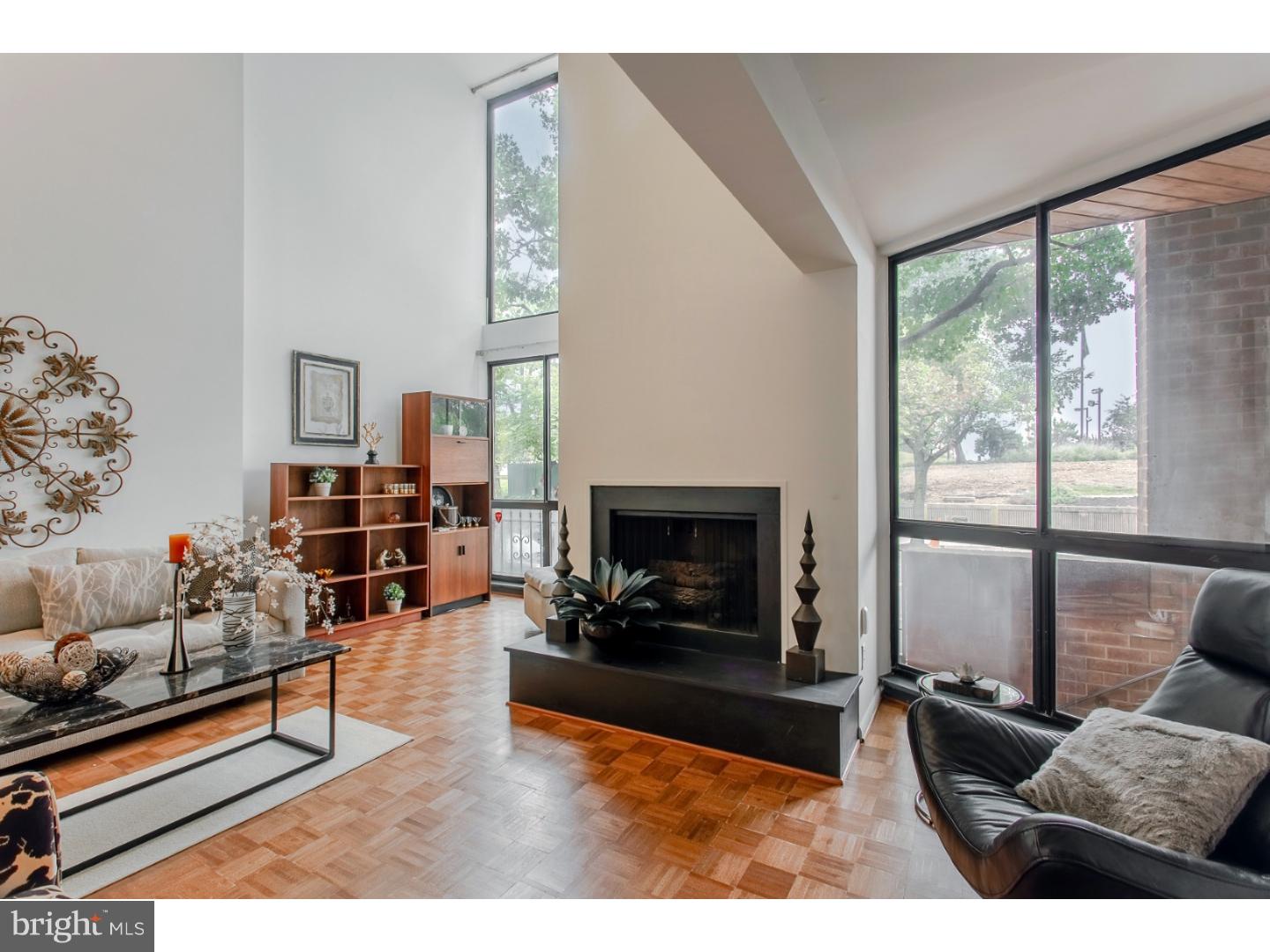 SOCIETY HILL - Residential