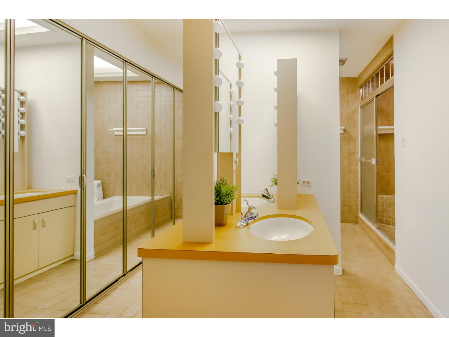 SOCIETY HILL - Residential