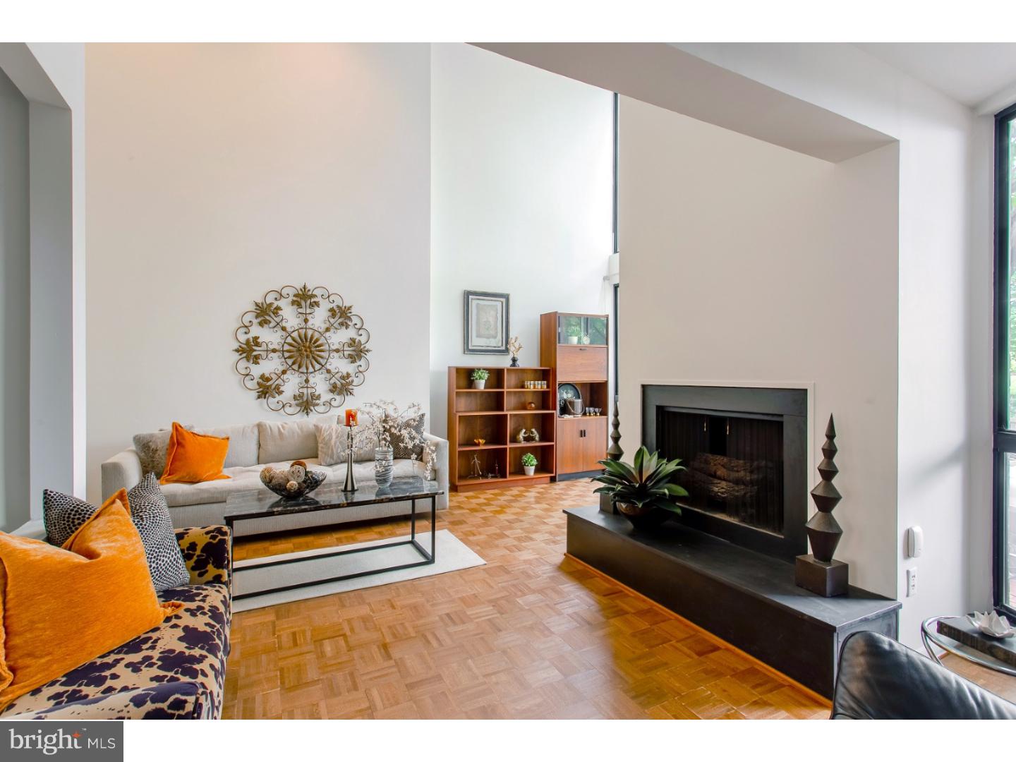 SOCIETY HILL - Residential