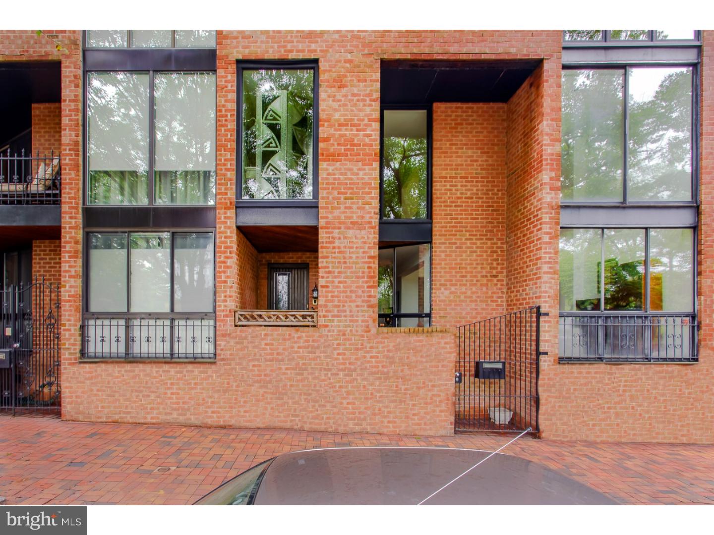 SOCIETY HILL - Residential