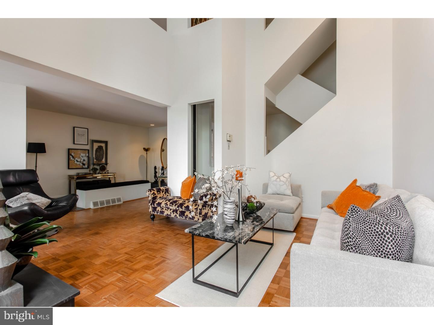 SOCIETY HILL - Residential