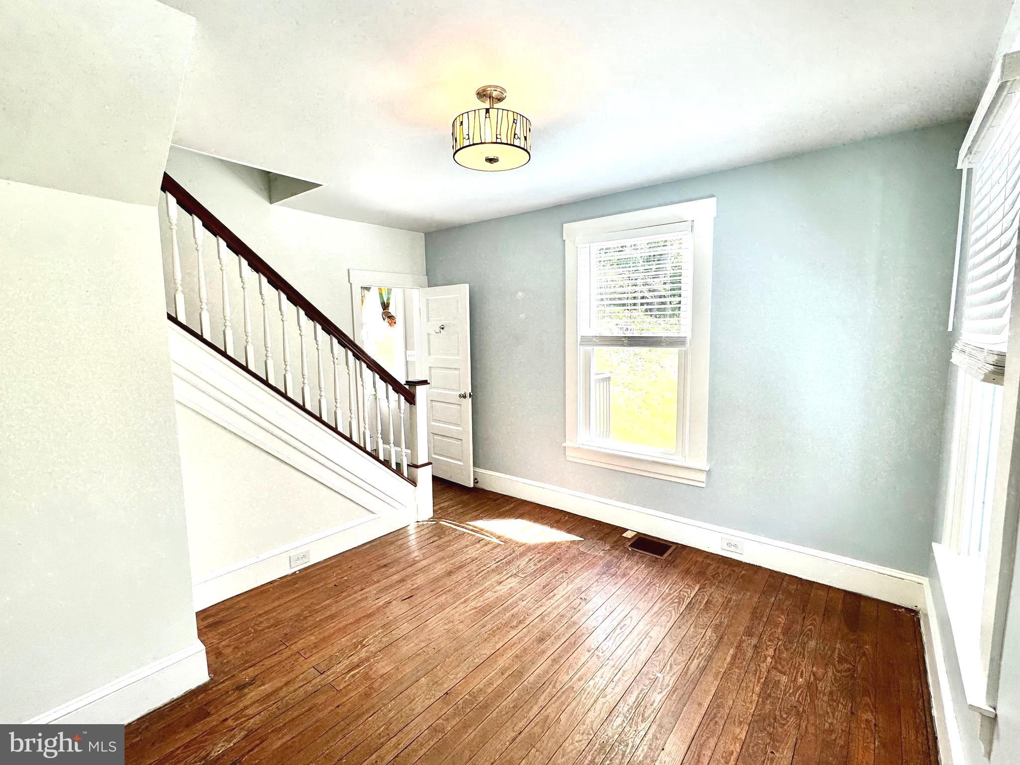 WHITEHALL - Residential