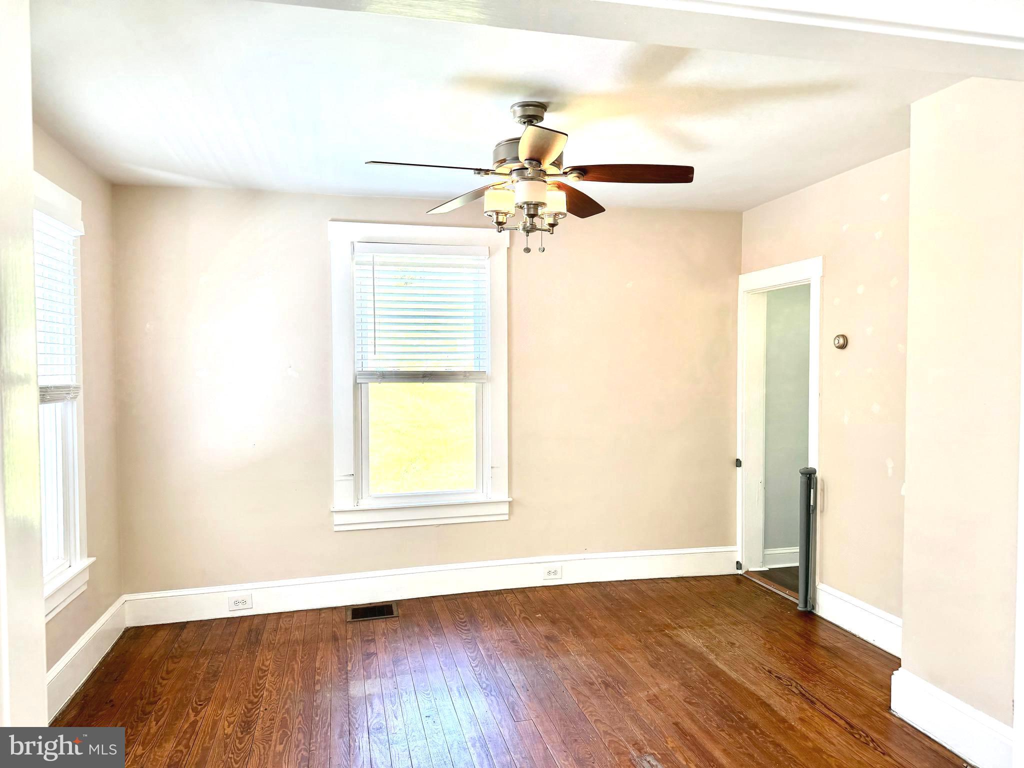 WHITEHALL - Residential