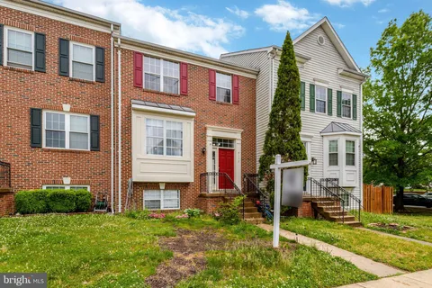 4112 La Mauricie Loop, Dumfries, VA MLS: VAPW2093278