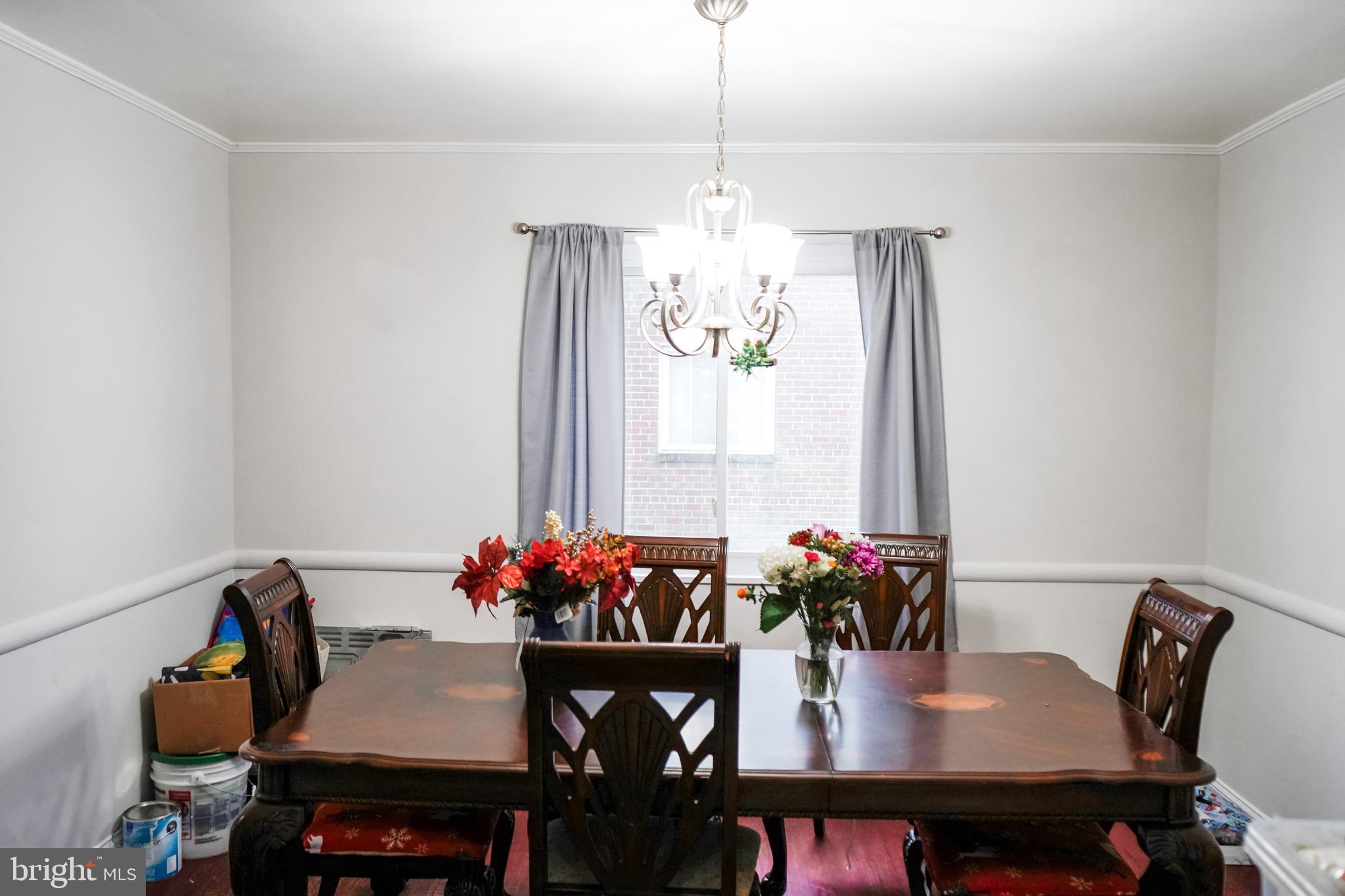 UNIVERSITY GARDENS - Residential