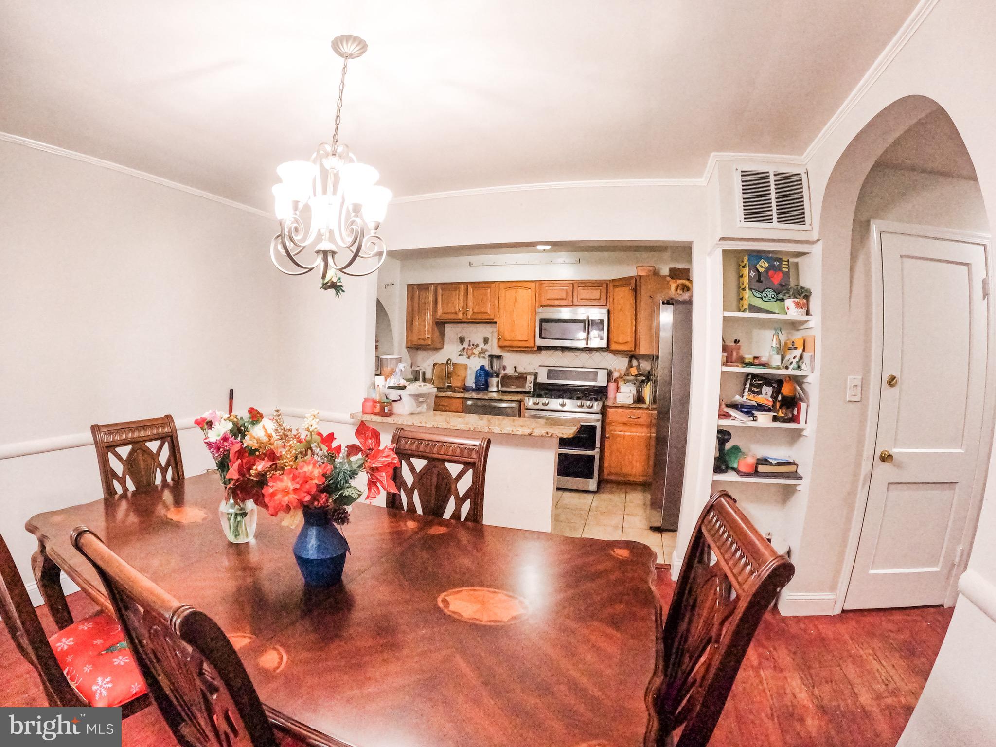 UNIVERSITY GARDENS - Residential