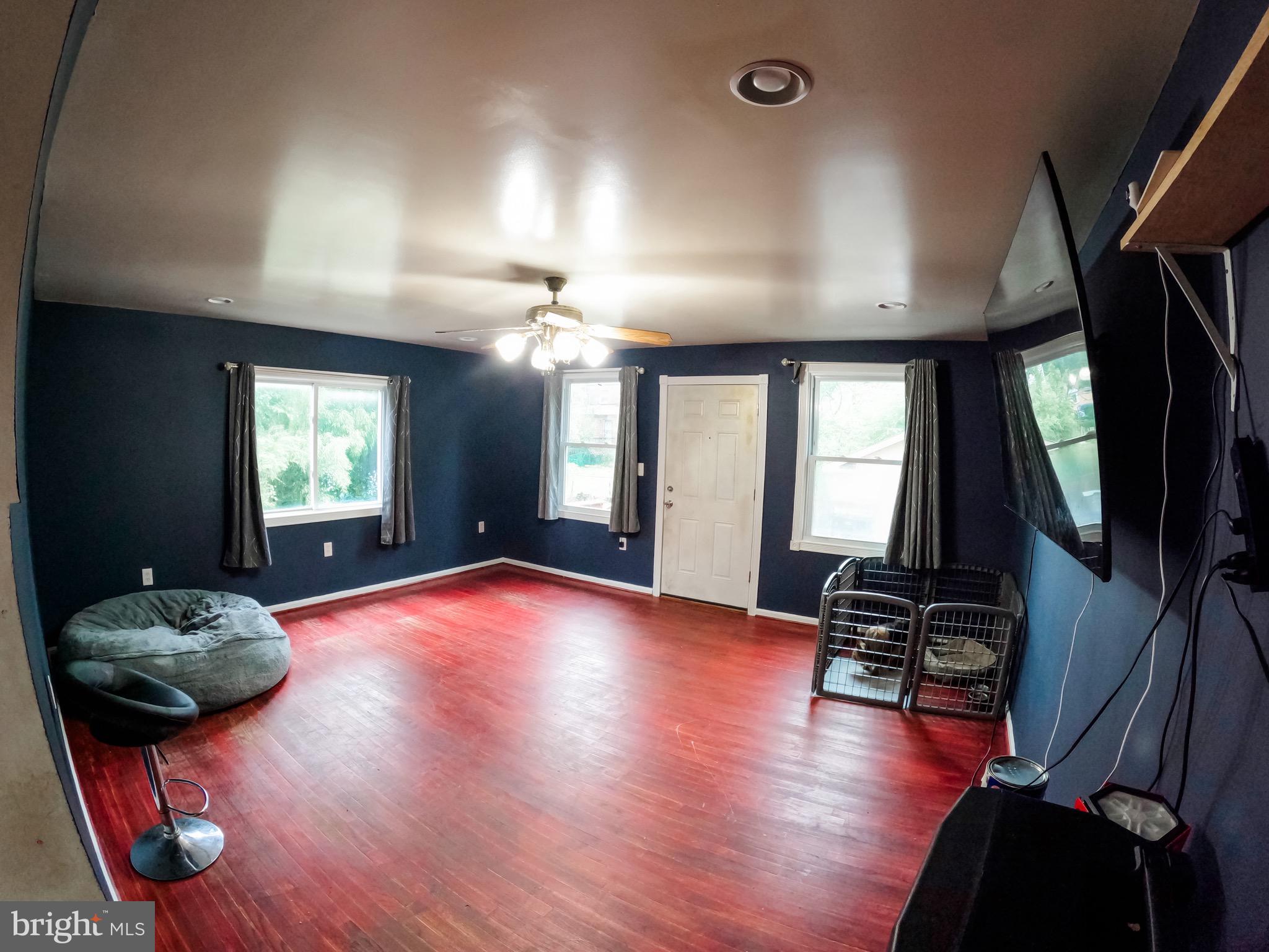 UNIVERSITY GARDENS - Residential