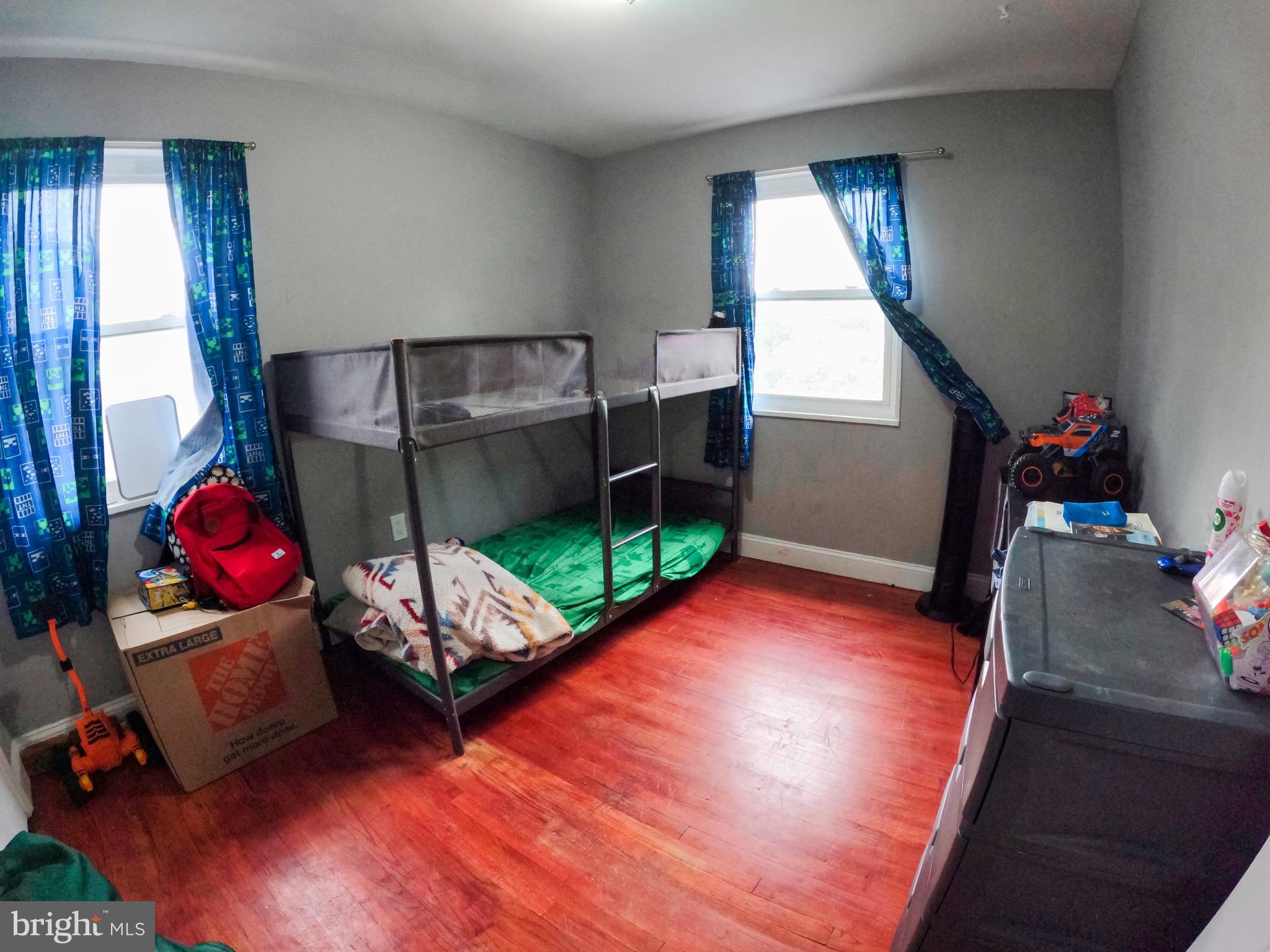 UNIVERSITY GARDENS - Residential