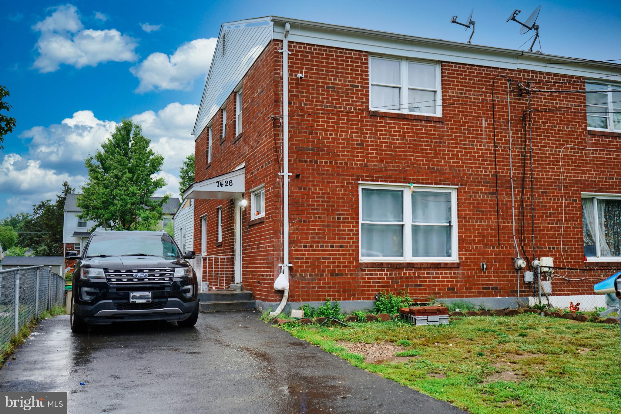 UNIVERSITY GARDENS - Residential