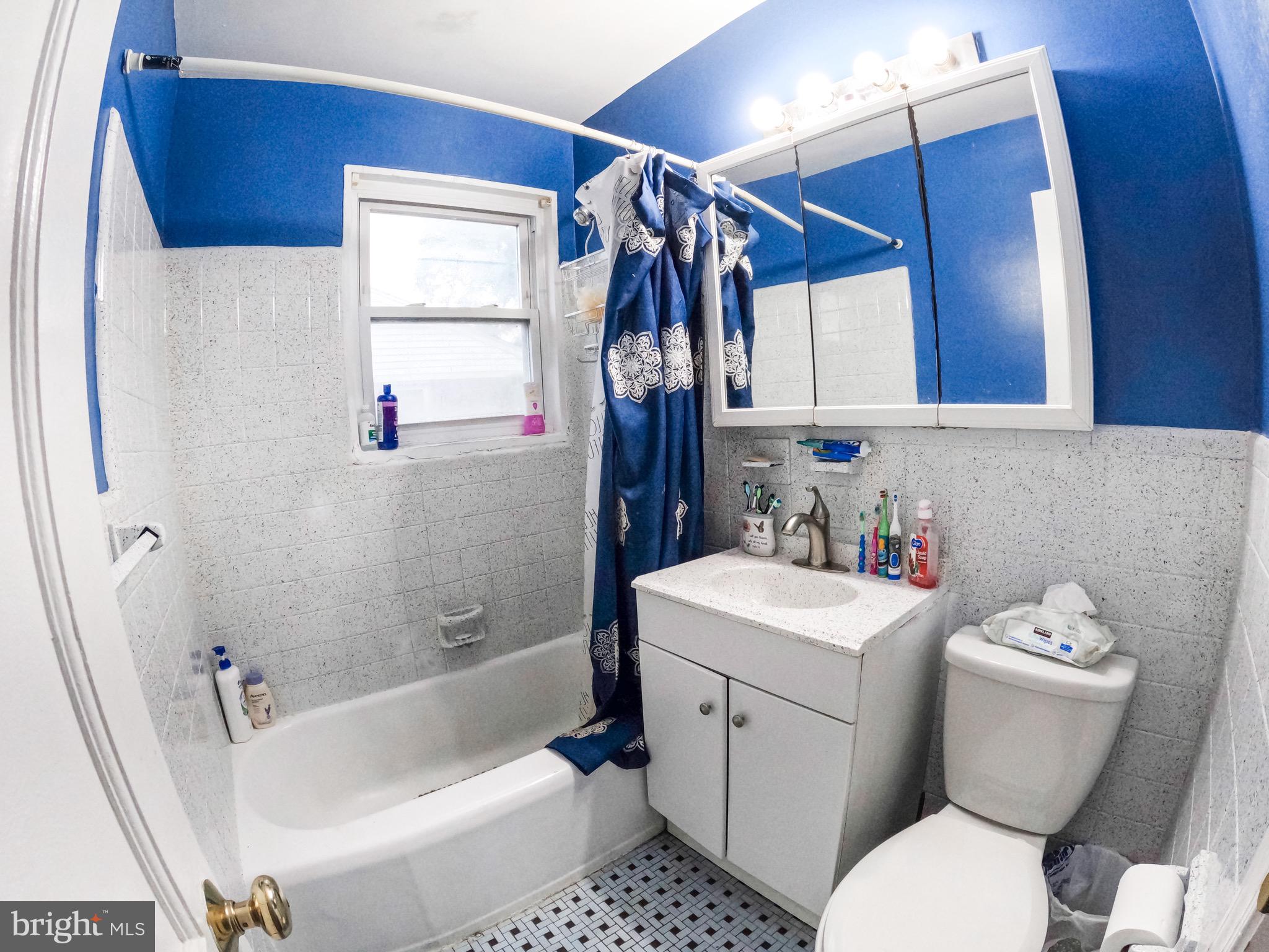 UNIVERSITY GARDENS - Residential