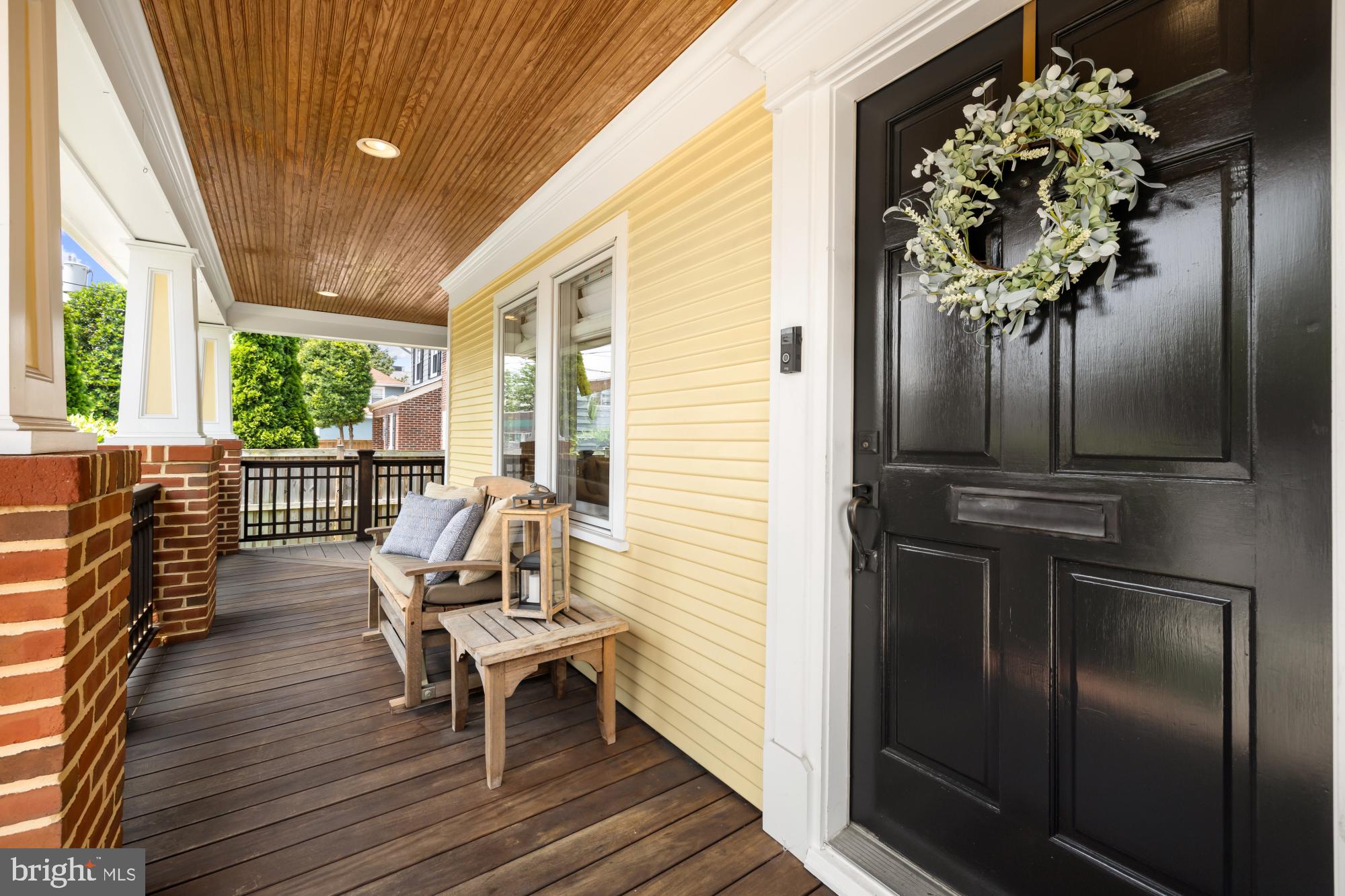 208 E CUSTIS AVENUE