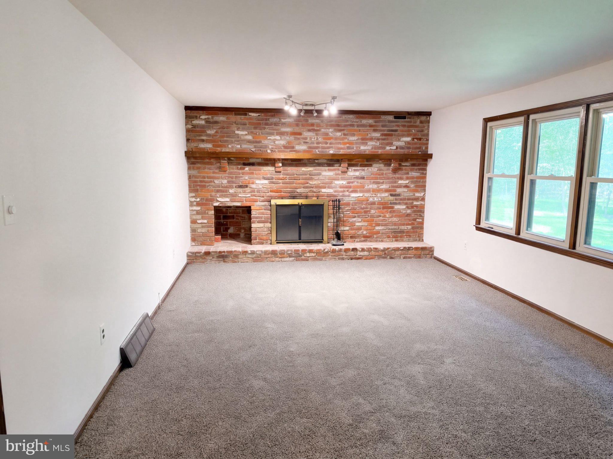 106 YORKTOWN COURT