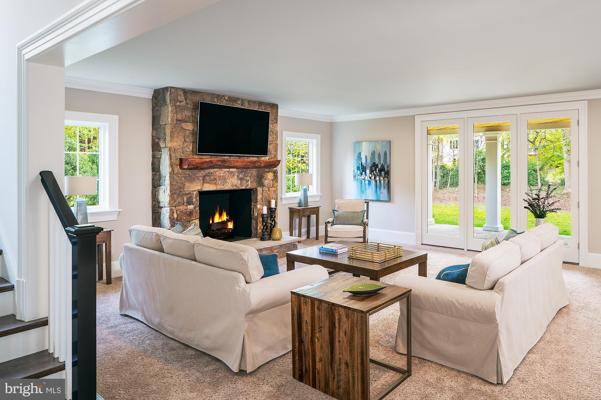 RIVER OAKS - Residential