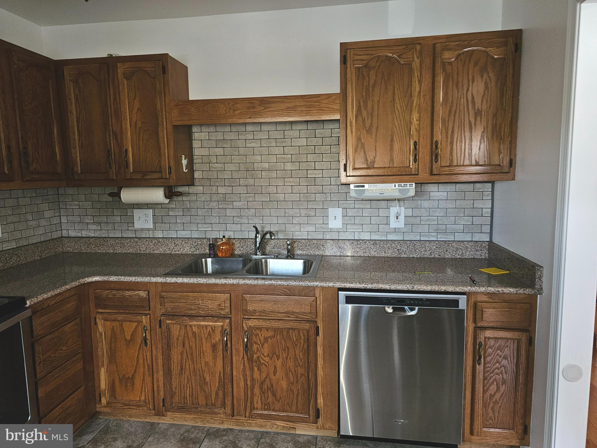 WHITEHALL WEST - Residential