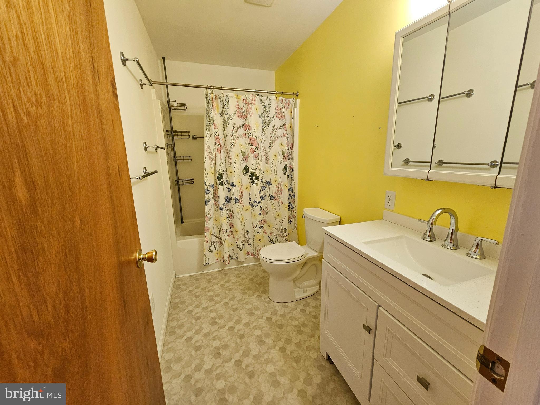 WHITEHALL WEST - Residential