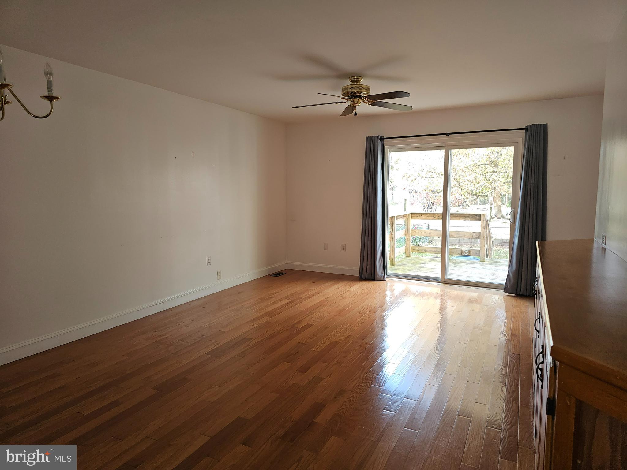 WHITEHALL WEST - Residential