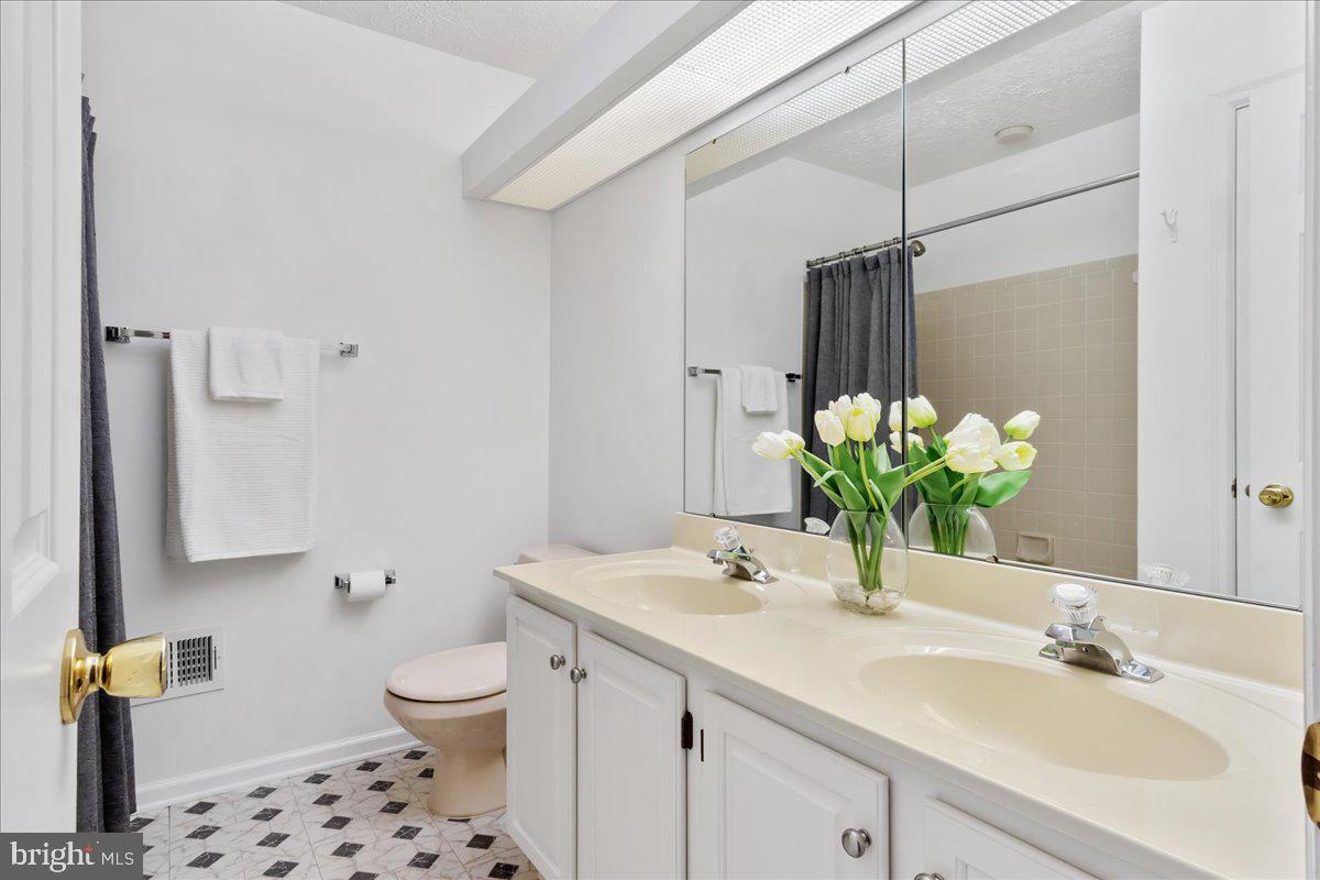 BALLENGER CREEK MEADOWS - Residential