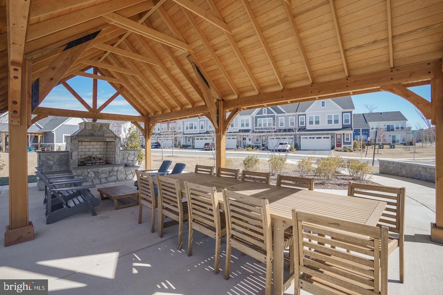 ROBINSON MANOR - Residential