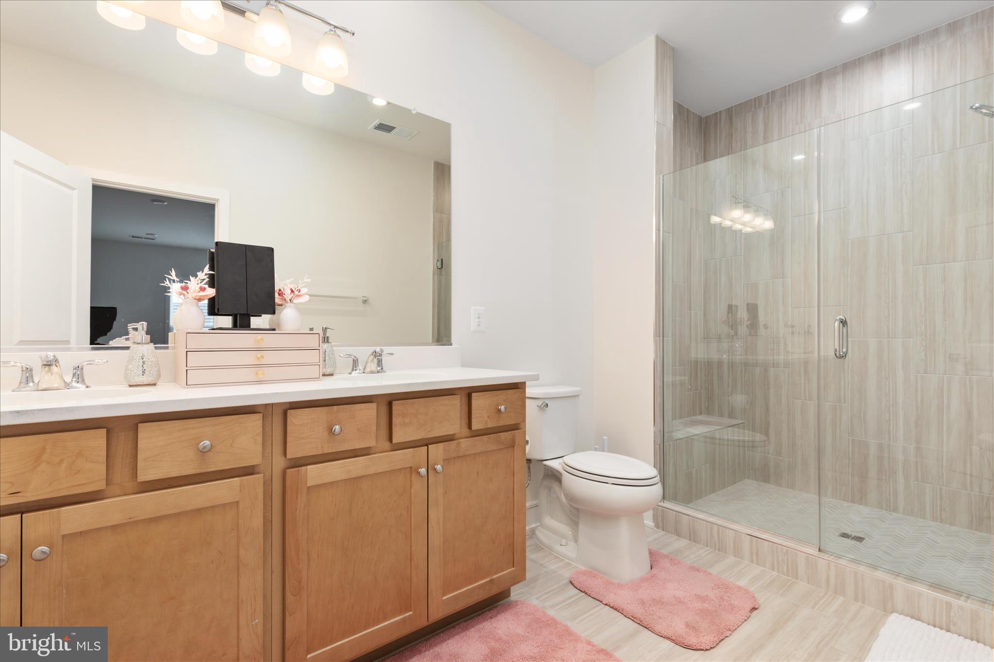 ROBINSON MANOR - Residential