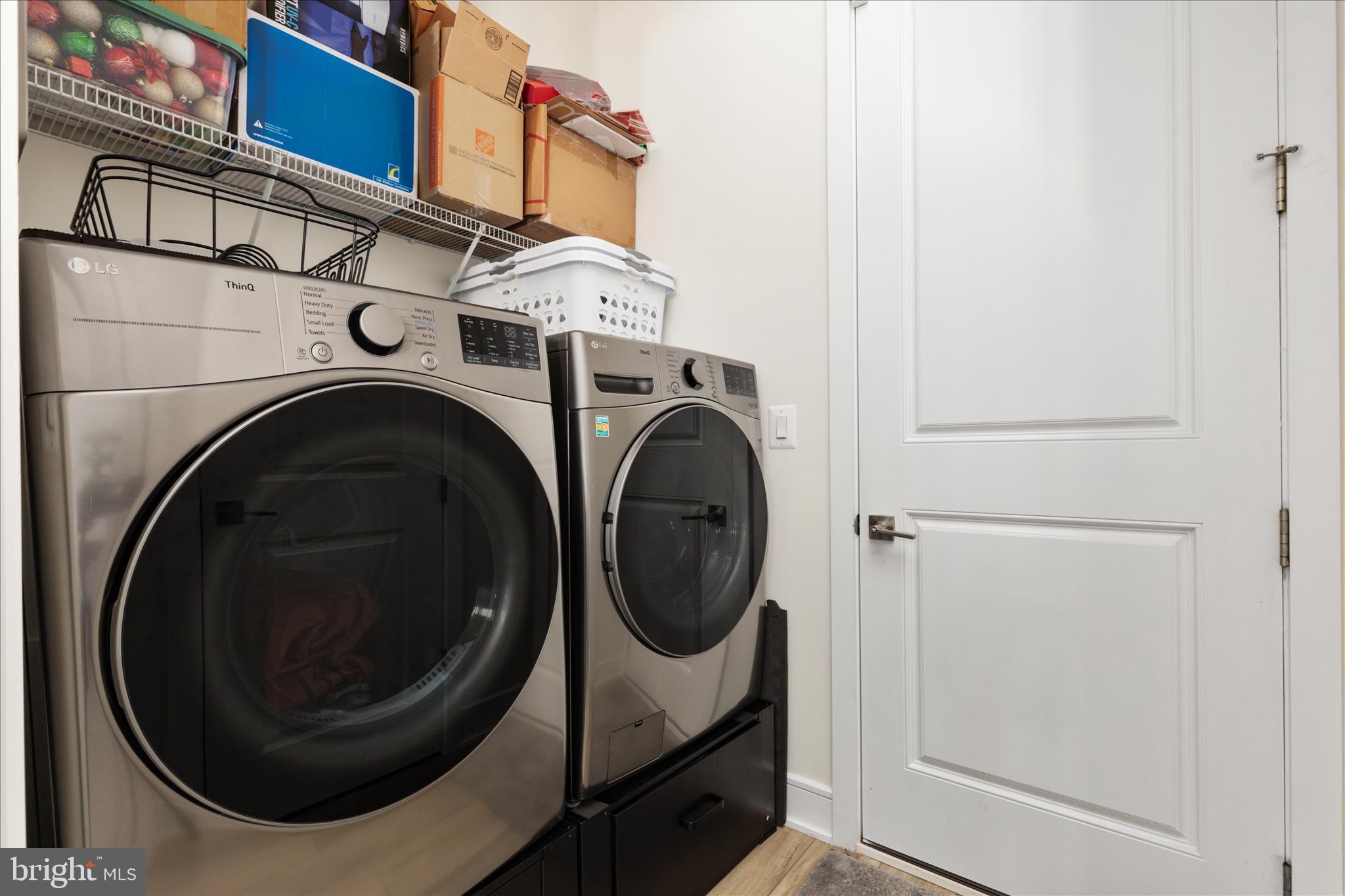 ROBINSON MANOR - Residential