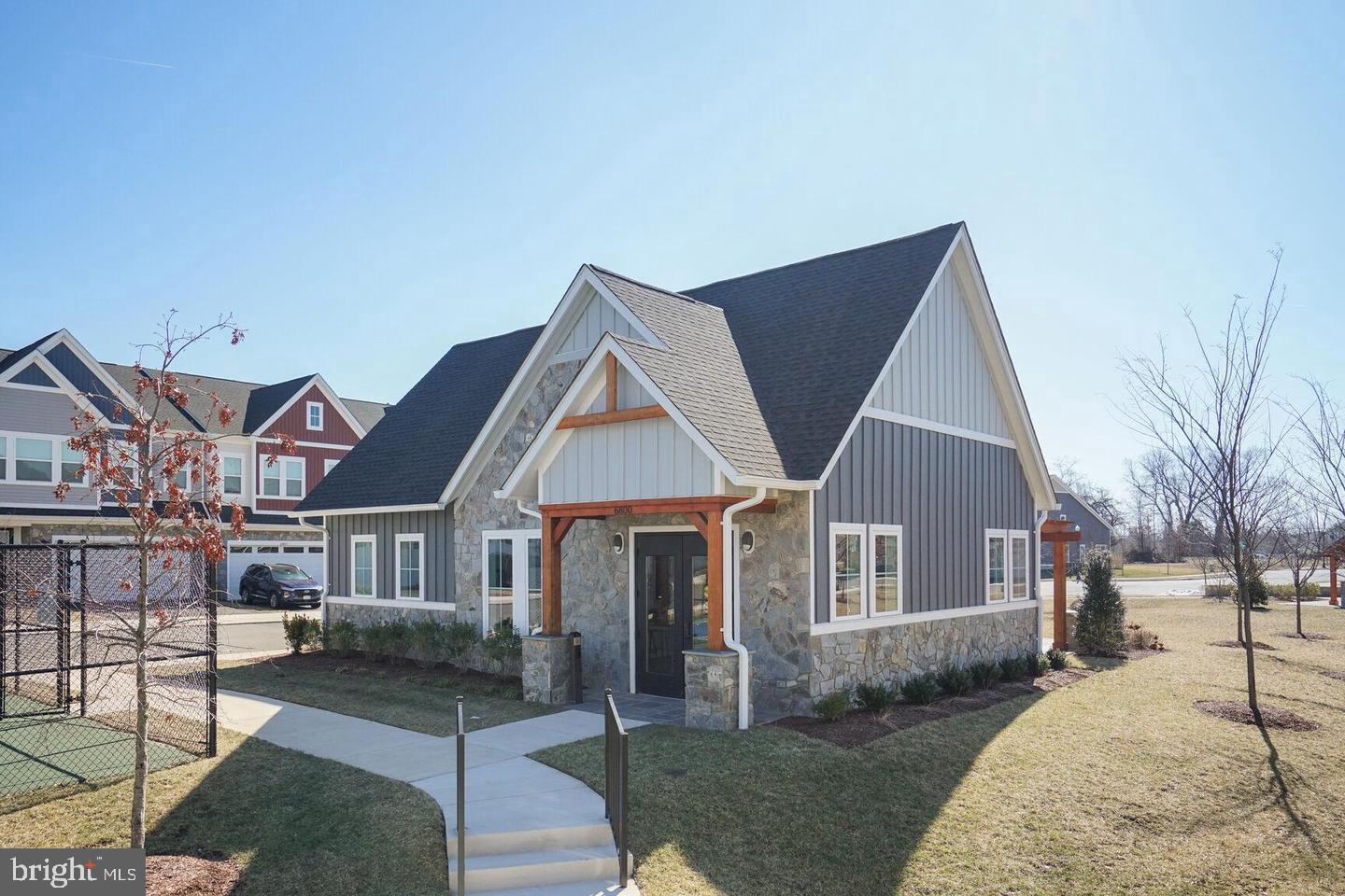 ROBINSON MANOR - Residential