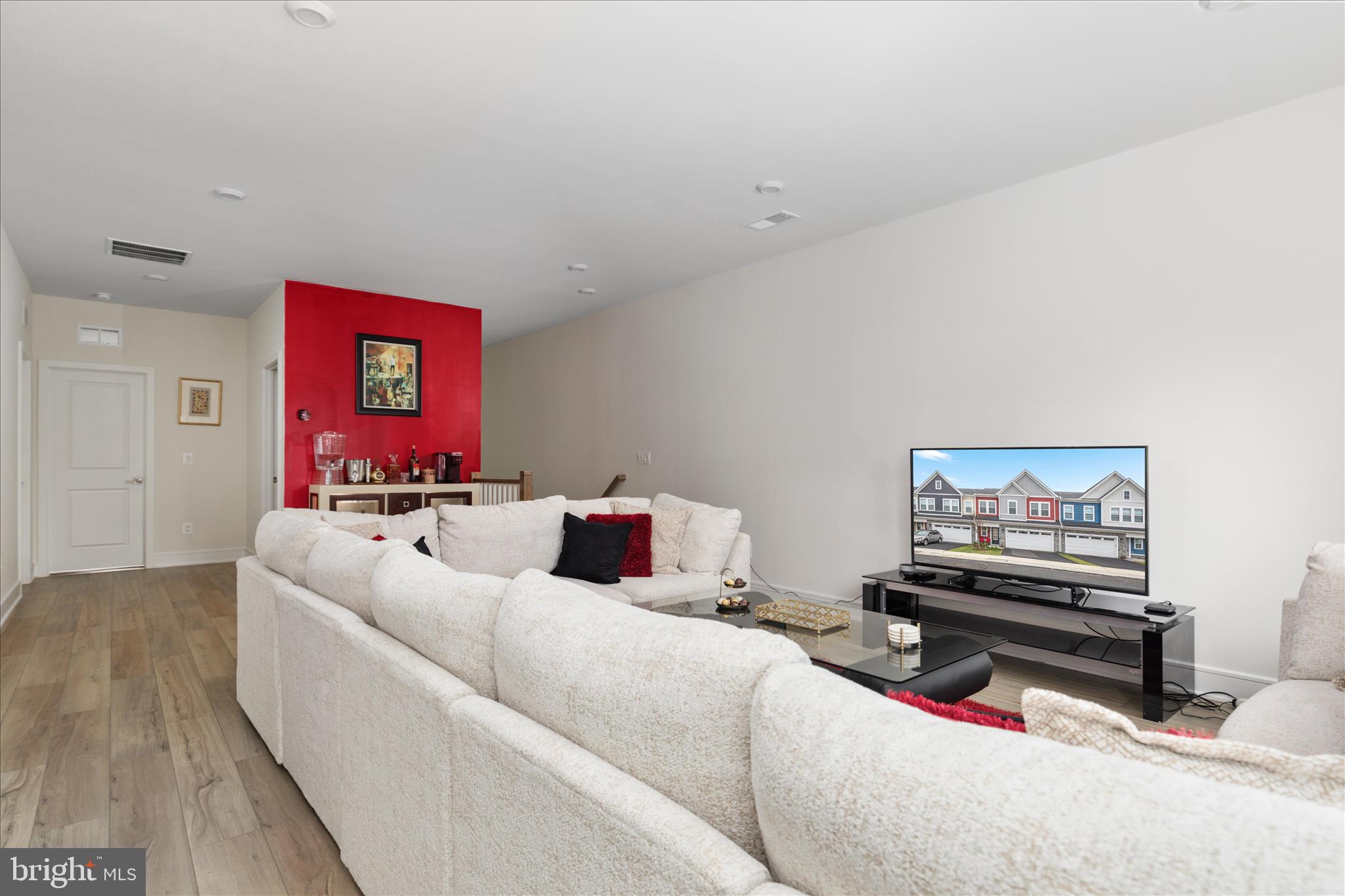 ROBINSON MANOR - Residential