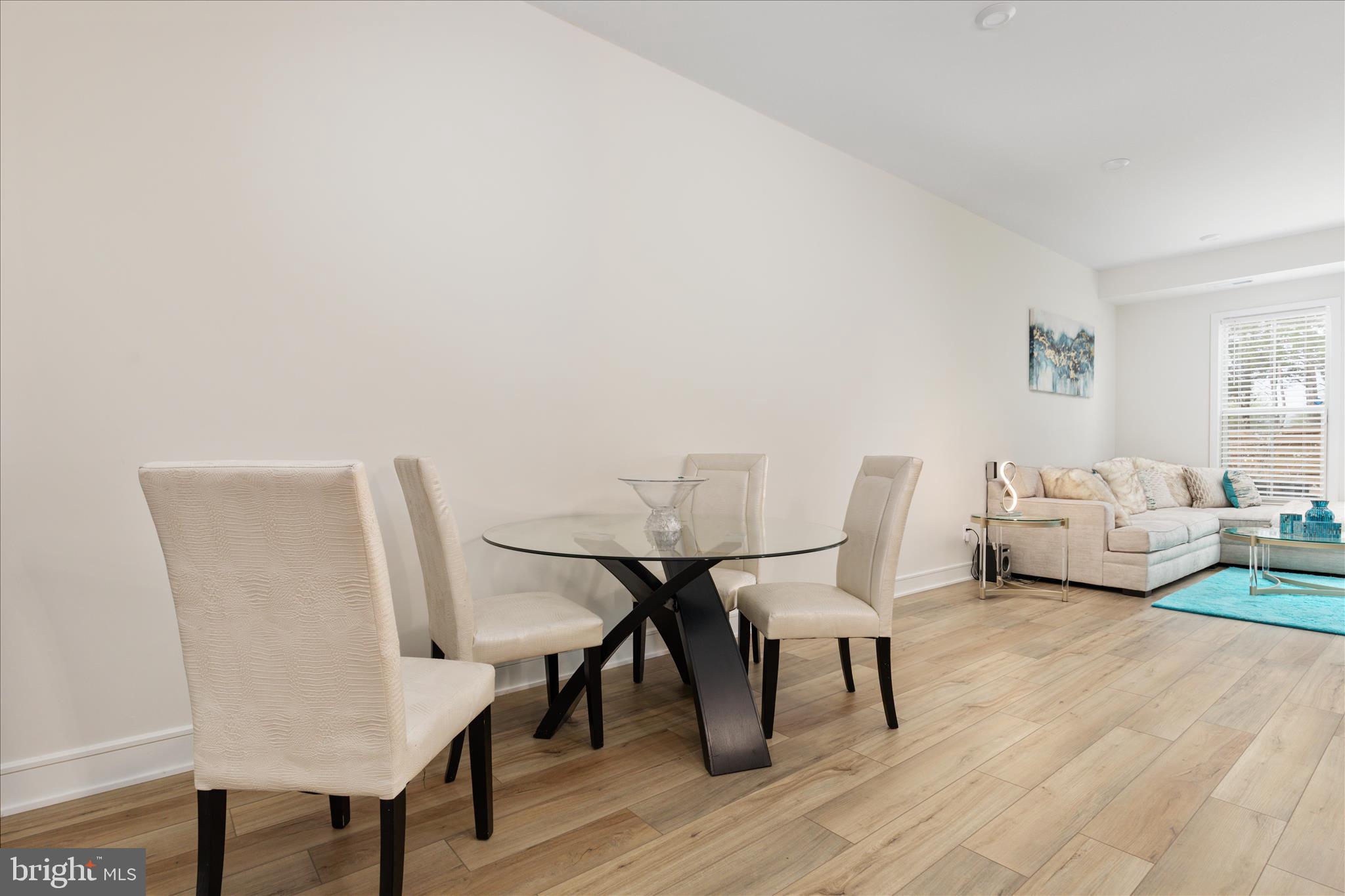 ROBINSON MANOR - Residential