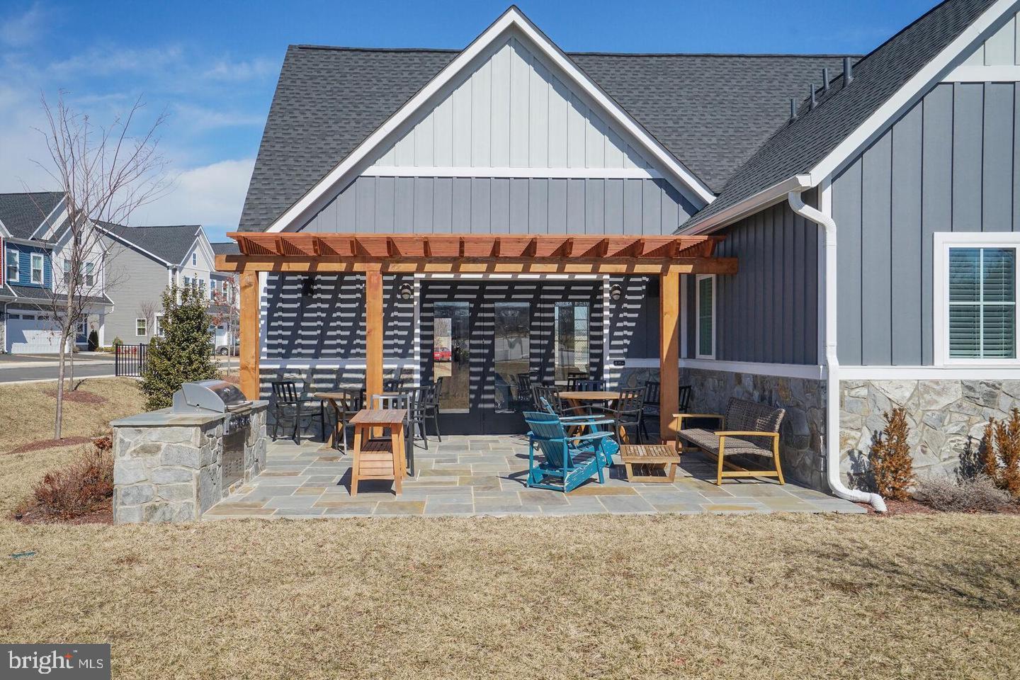 ROBINSON MANOR - Residential