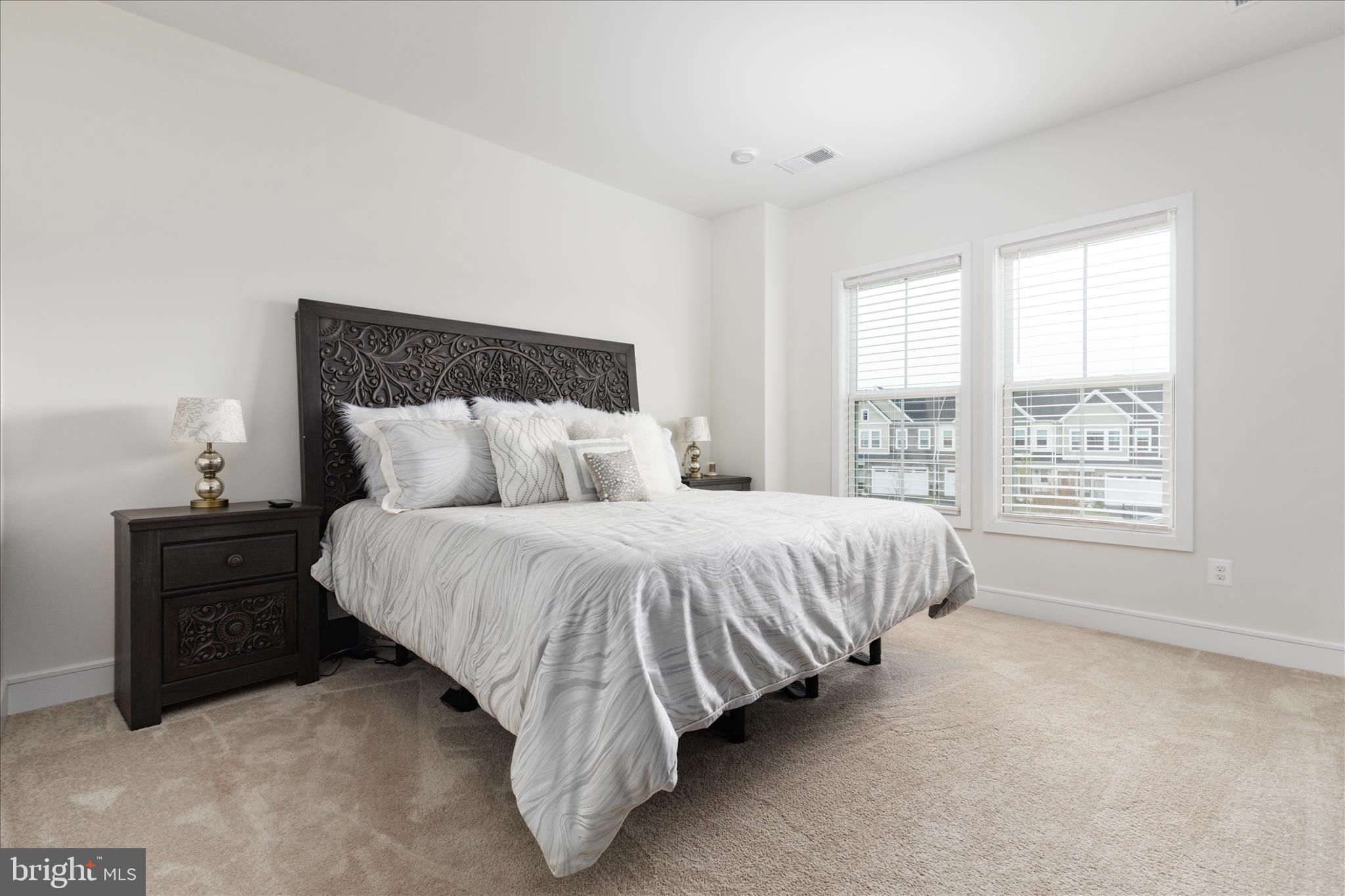 ROBINSON MANOR - Residential