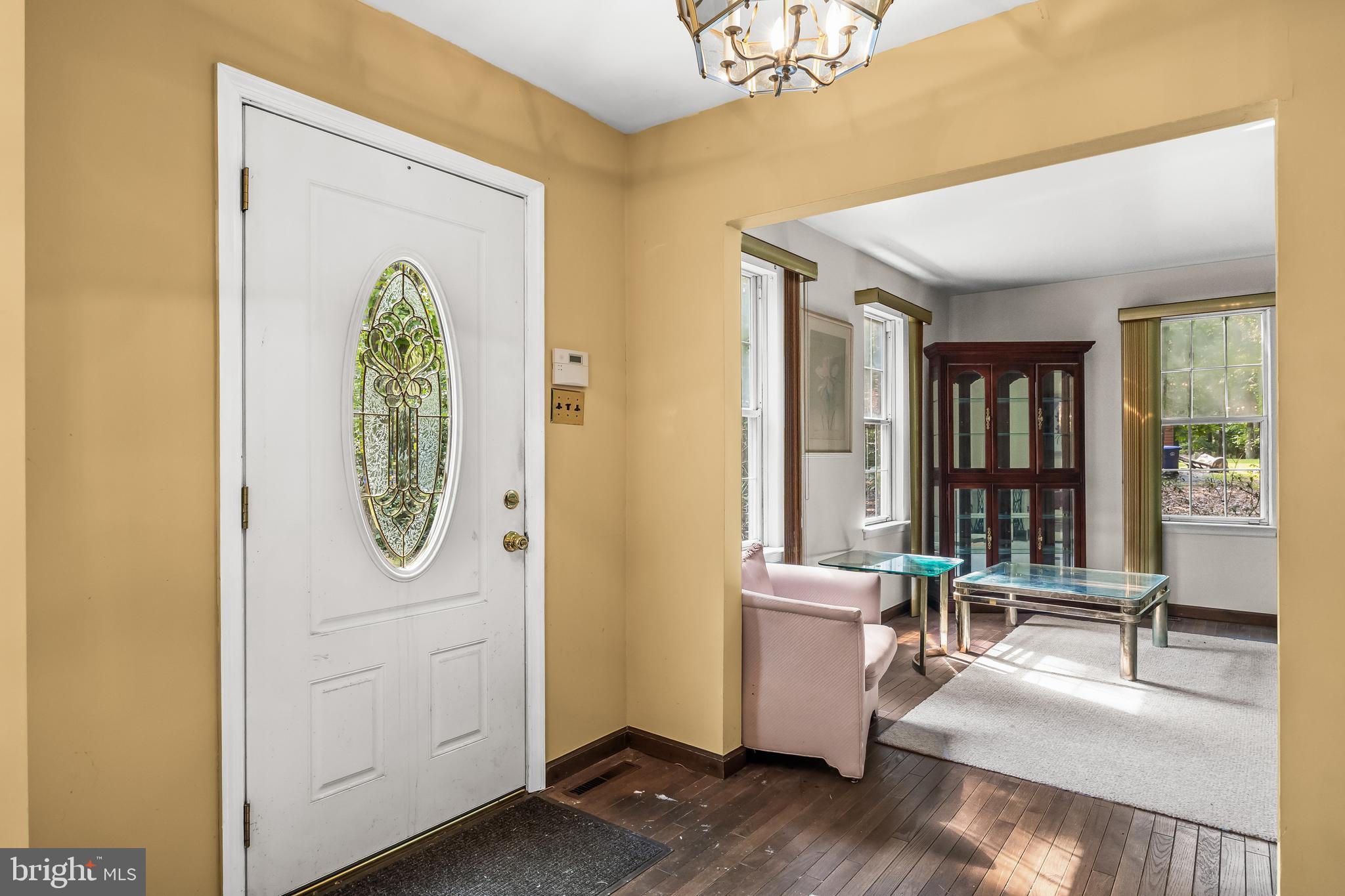 4 ARROWWOOD MEWS