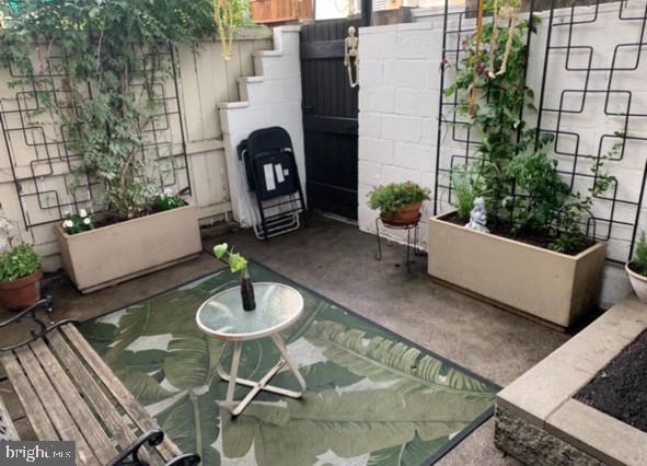 GIRARD ESTATES - Residential