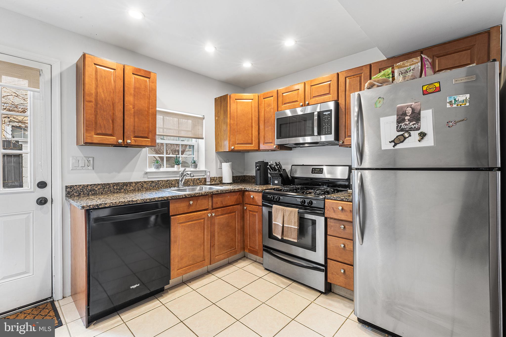 GIRARD ESTATES - Residential