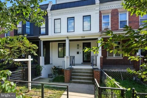 Condo For Sale - 1364 Newton Street #1<br/> WASHINGTON, DC 20010